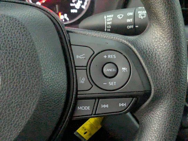 Used 2022 Toyota RAV4 LE image 5