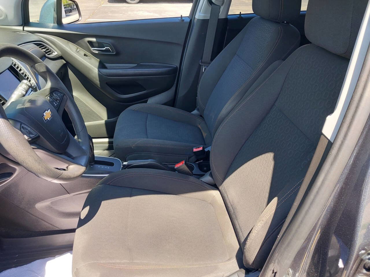 Used 2022 Chevrolet Trax LS w/ Tint and Cruise Package image 16