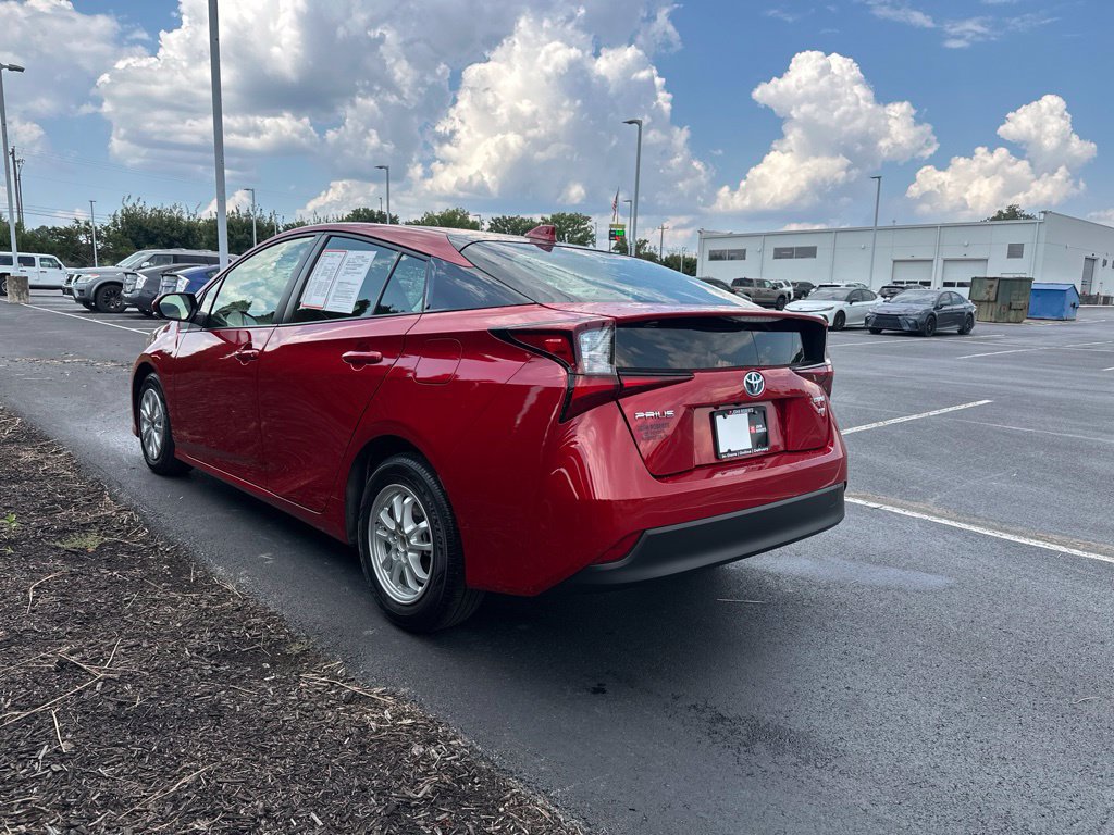 Used 2021 Toyota Prius L Eco FWD image 5