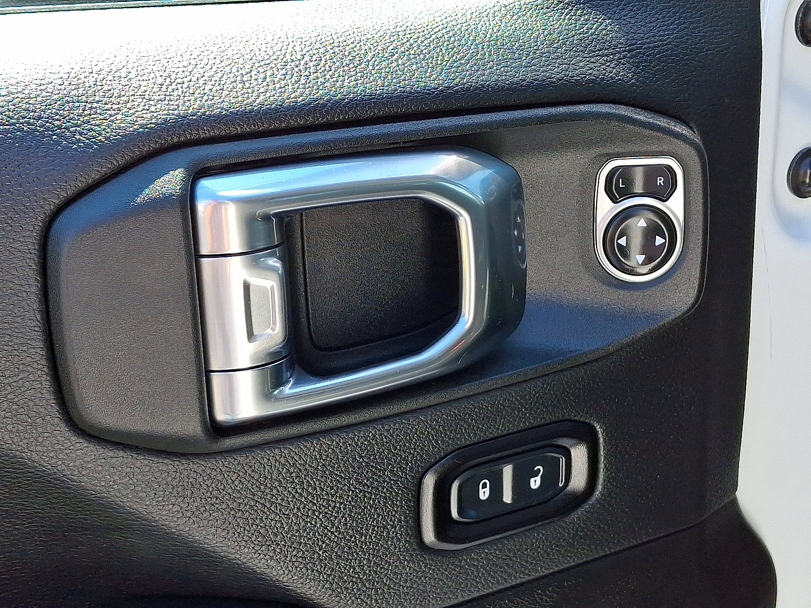Certified 2025 Jeep Wrangler Unlimited Sport AWD/4WD image 12