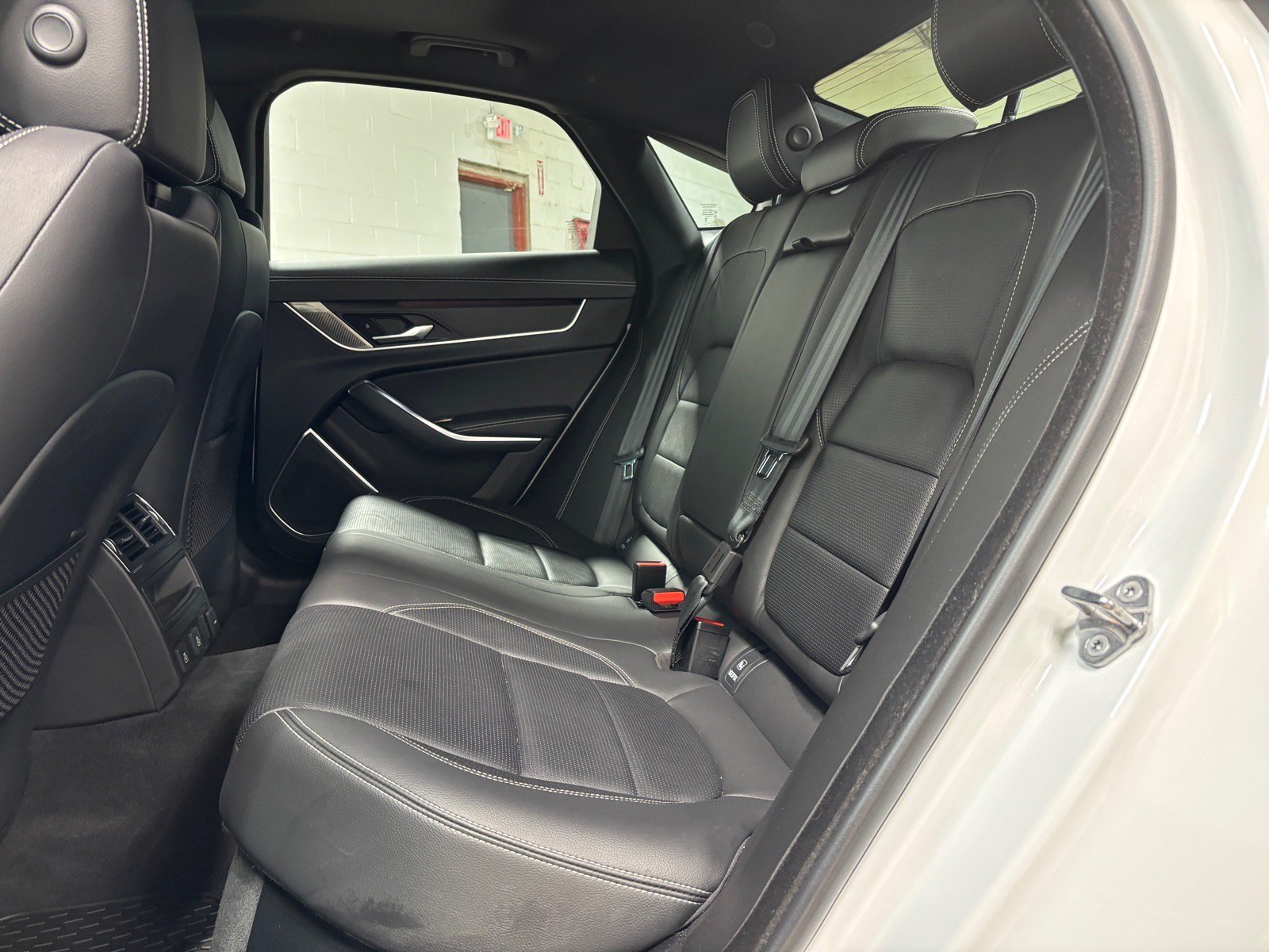 Used 2024 Jaguar XF R-Dynamic SE AWD/4WD image 30