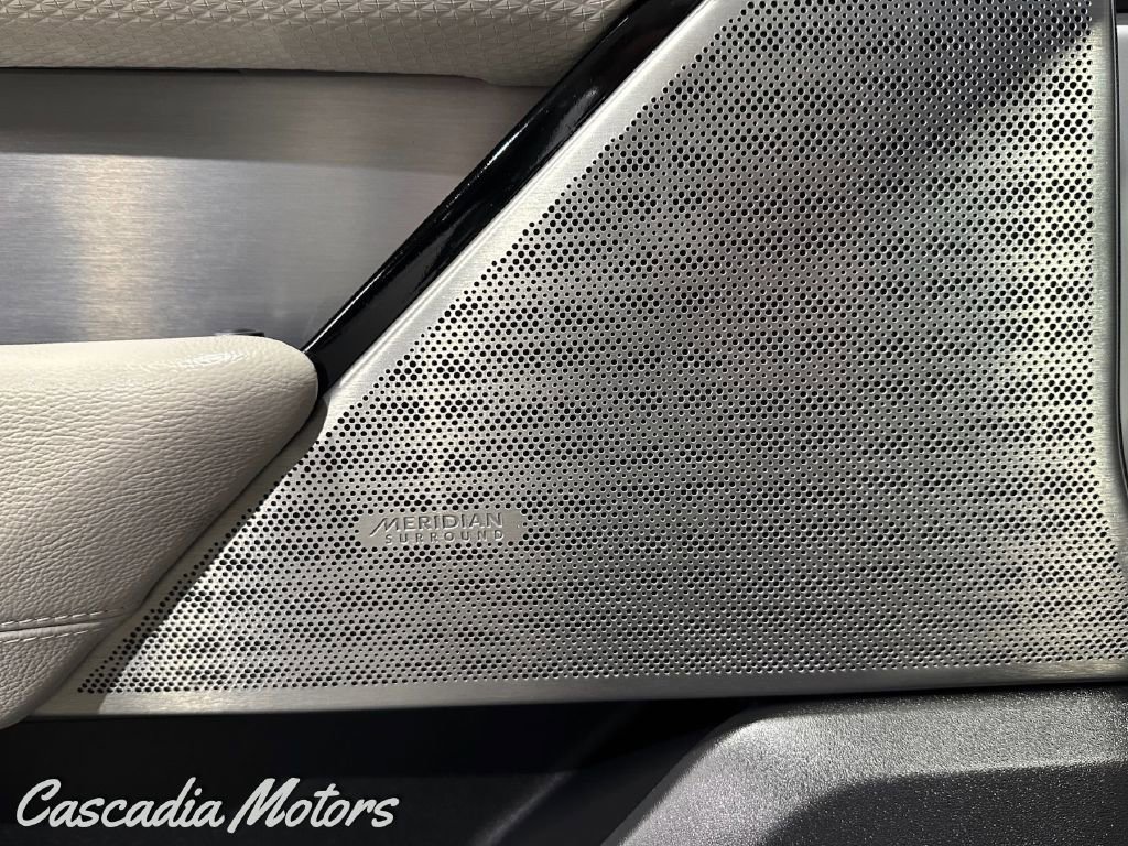 Used 2019 Land Rover Range Rover Velar R-Dynamic SE image 40