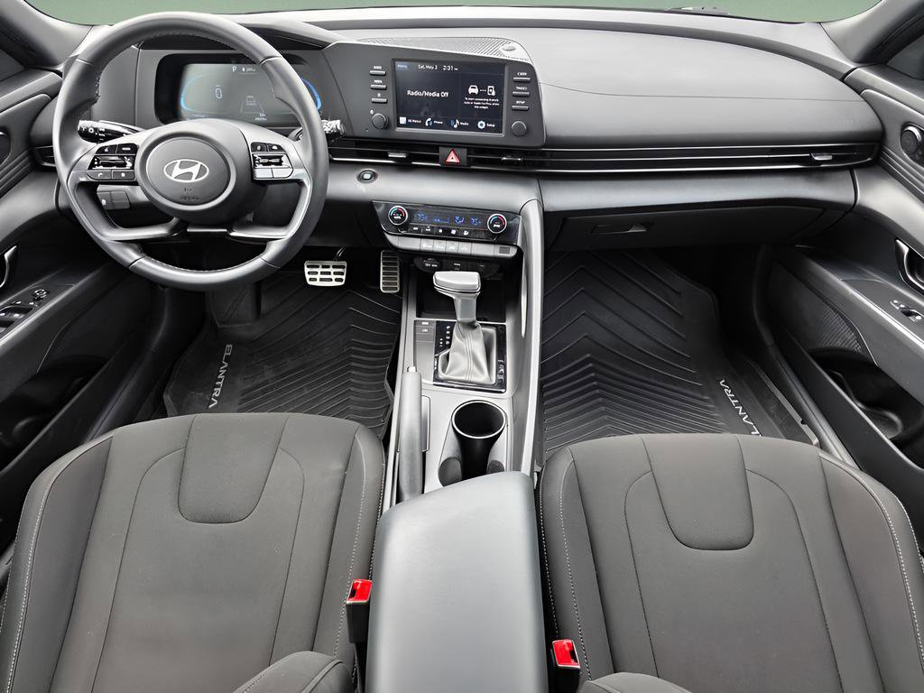 Certified 2025 Hyundai Elantra Sport FWD image 21