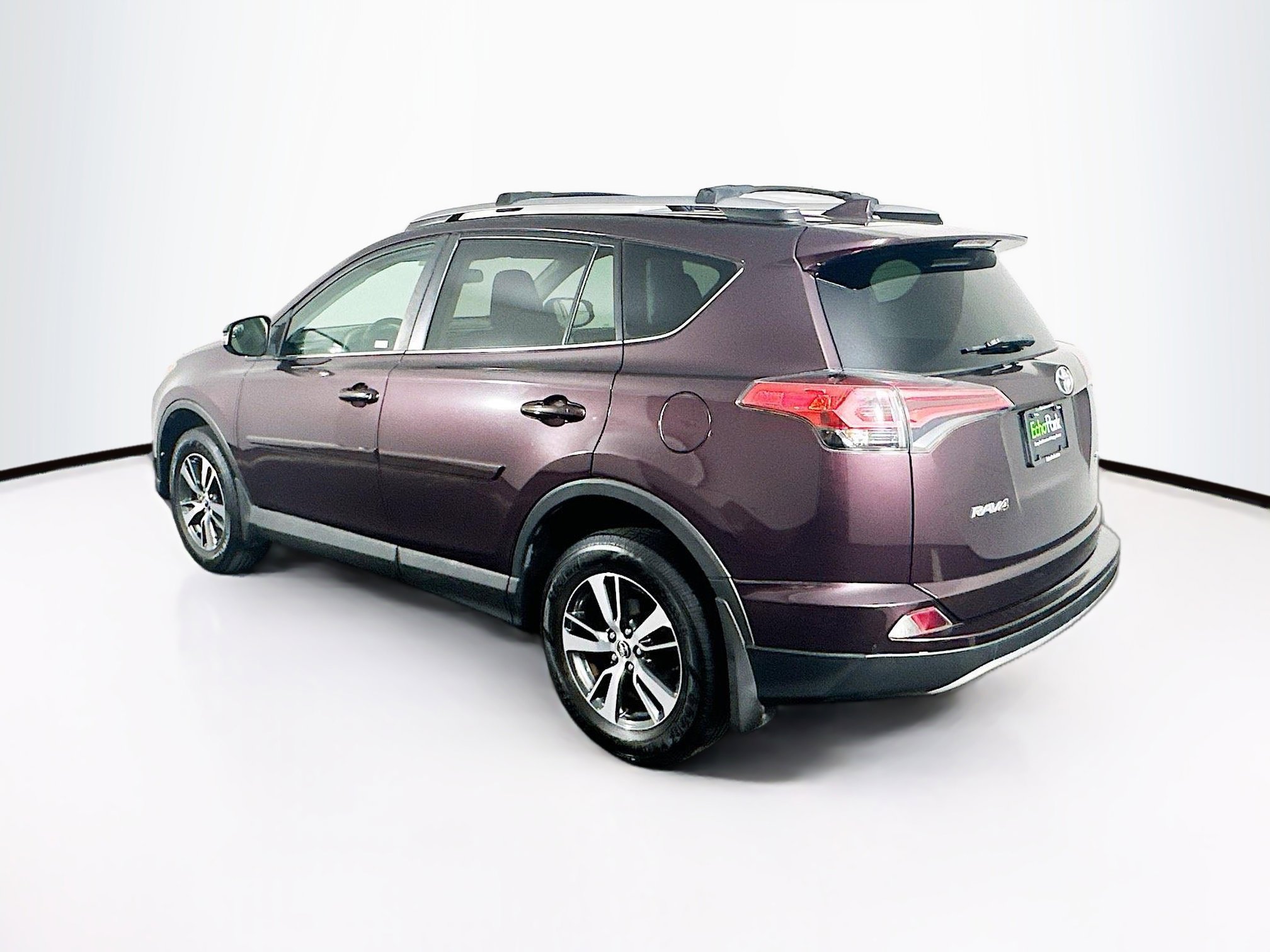 Used 2017 Toyota RAV4 XLE image 5