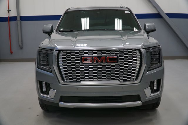 Used 2023 GMC Yukon Denali w/ Advanced Technology Package image 9