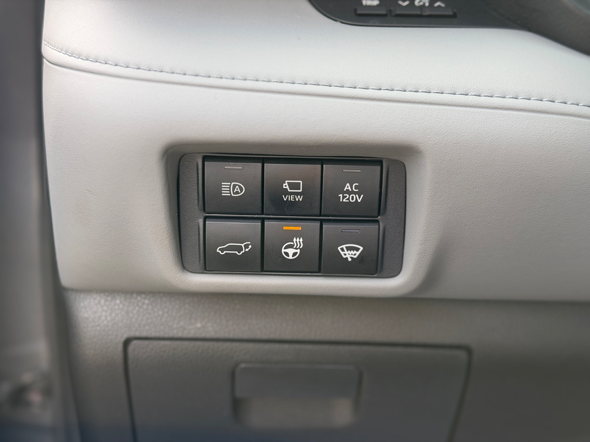 Used 2020 Toyota Highlander Platinum AWD/4WD image 6
