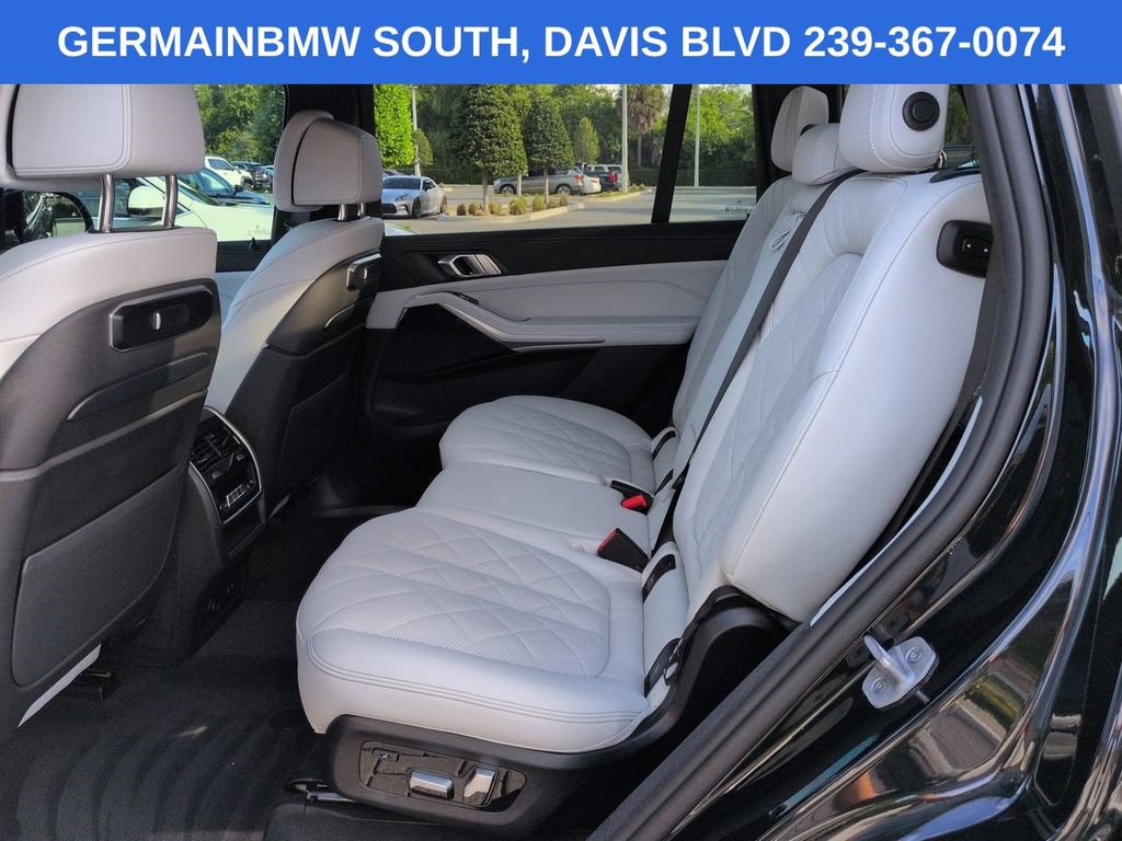 Used 2025 BMW X7 xDrive40i w/ M Sport Package AWD/4WD image 16