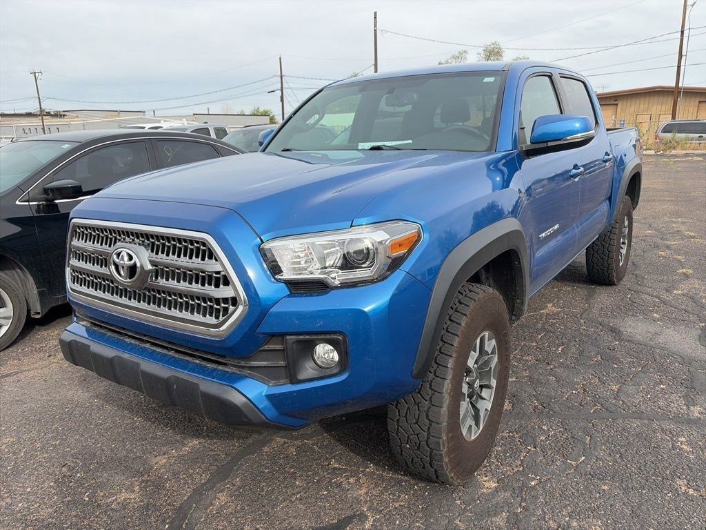 Used 2017 Toyota Tacoma TRD Off-Road AWD/4WD image 5