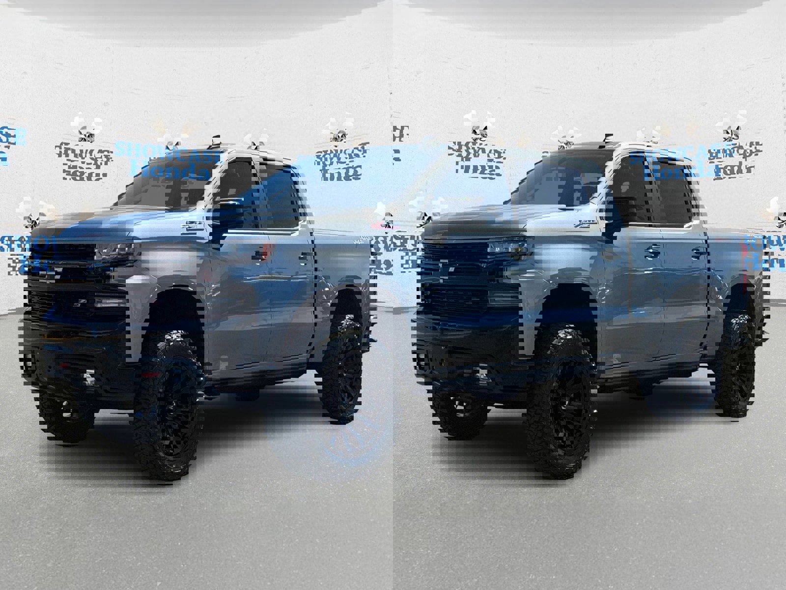 Used 2020 Chevrolet Silverado 1500 LT Trail Boss w/ Convenience Package image 2