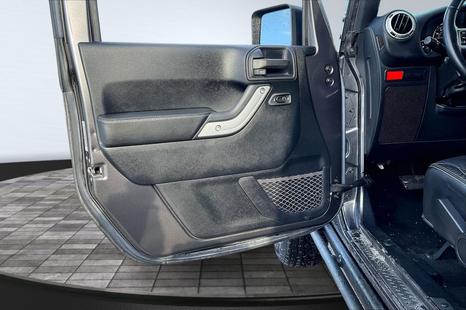 Used 2016 Jeep Wrangler Unlimited Rubicon image 17