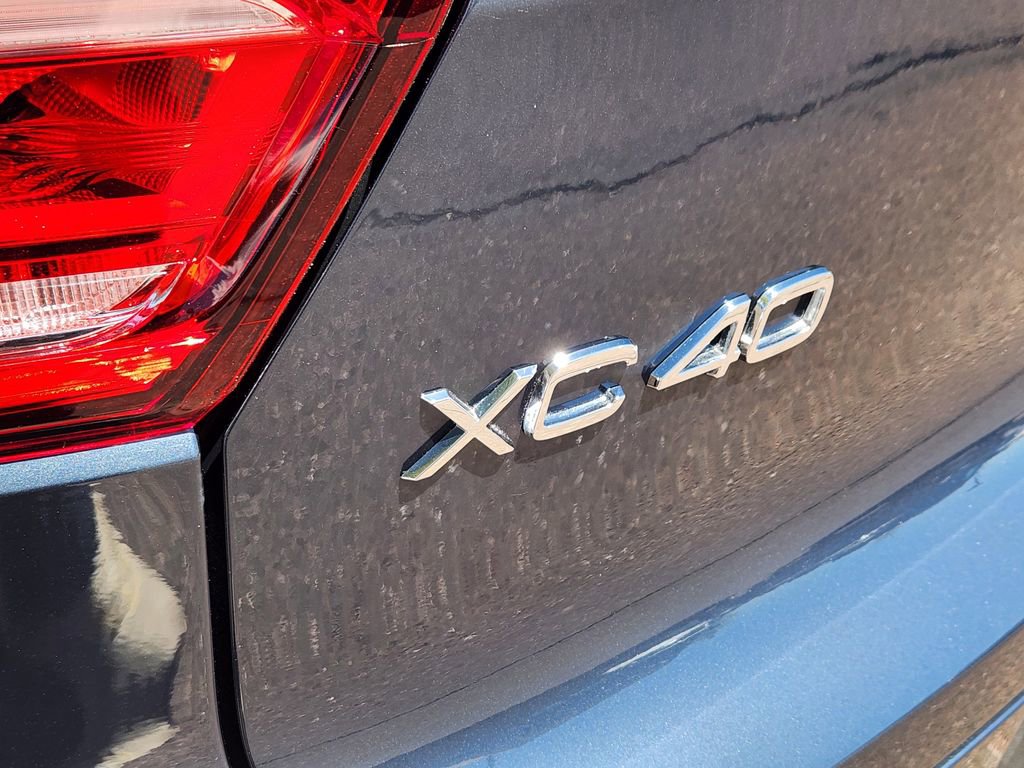 New 2026 Volvo XC40 B5 Core w/ Climate Package image 31