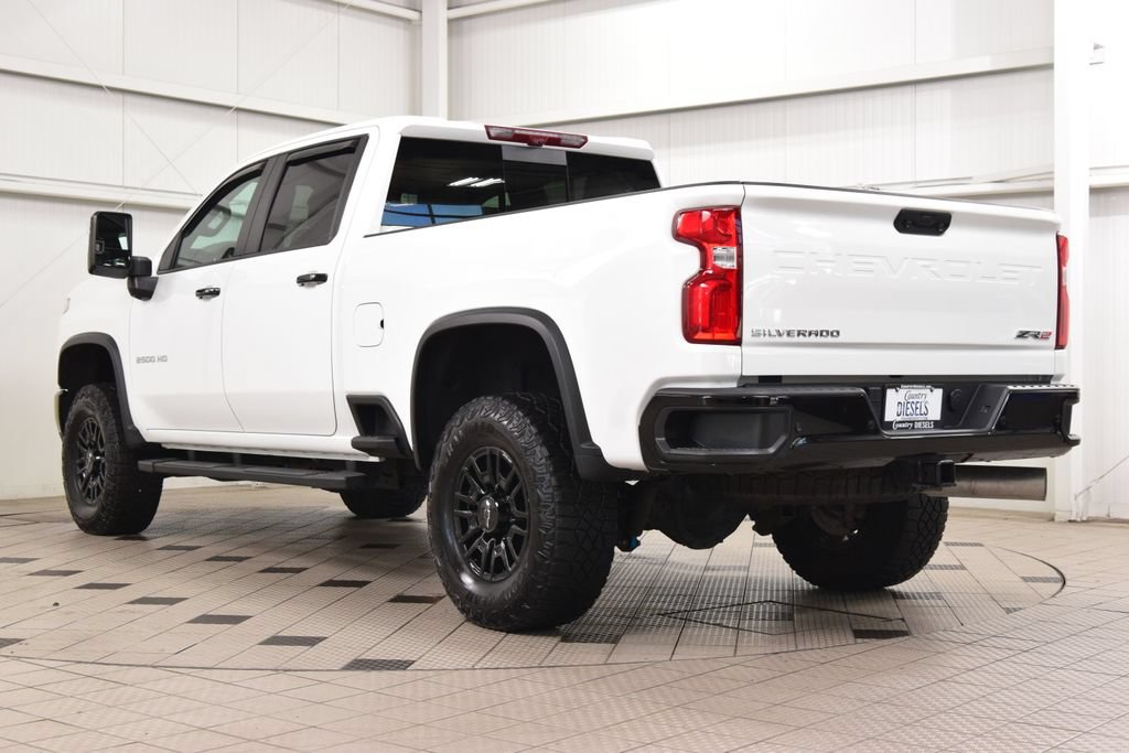 Used 2024 Chevrolet Silverado 2500 ZR2 w/ Technology Package AWD/4WD image 5