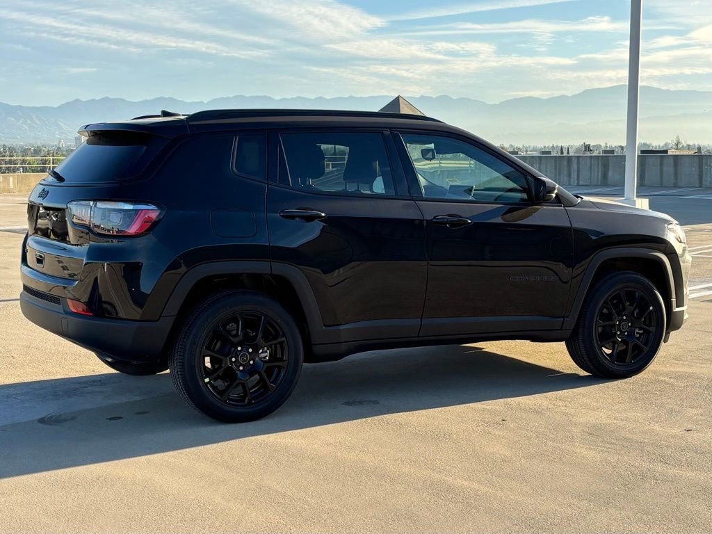 New 2026 Jeep Compass Latitude AWD/4WD image 3