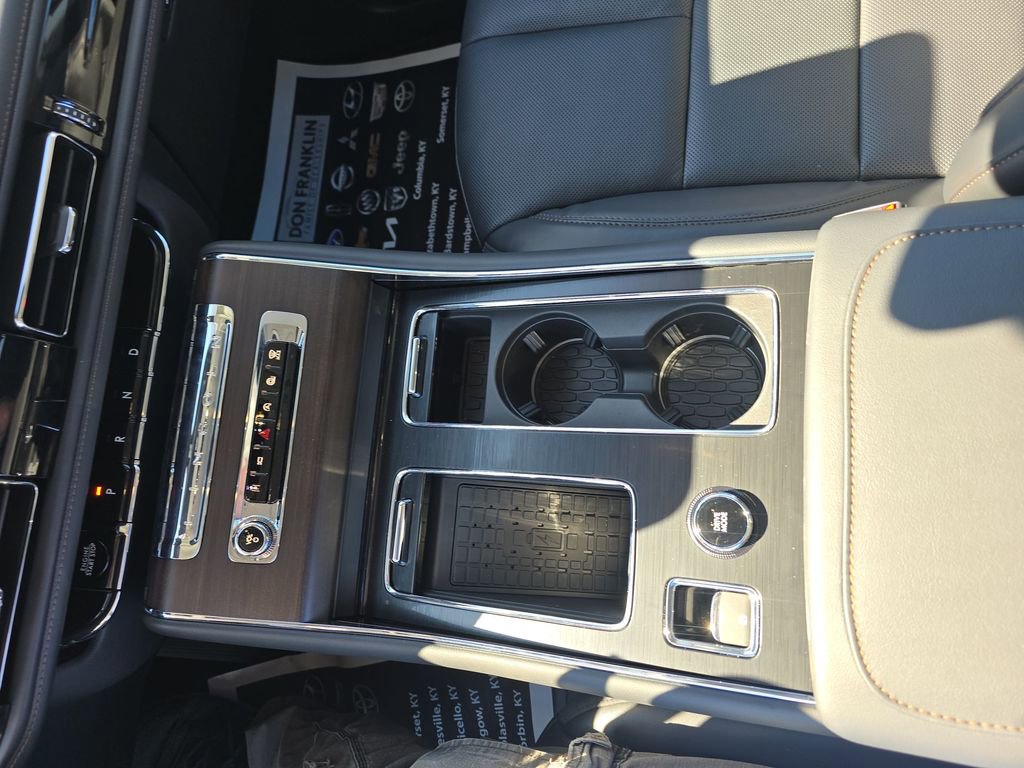 Used 2025 Lincoln Aviator Reserve w/ Illumination Package image 21