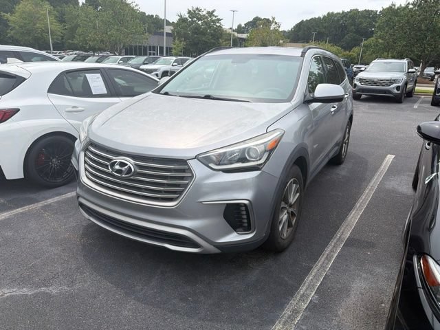 Used 2017 Hyundai Santa Fe SE FWD image 2
