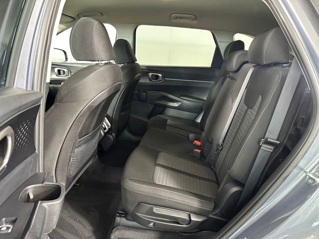Used 2023 Kia Sorento LX image 25
