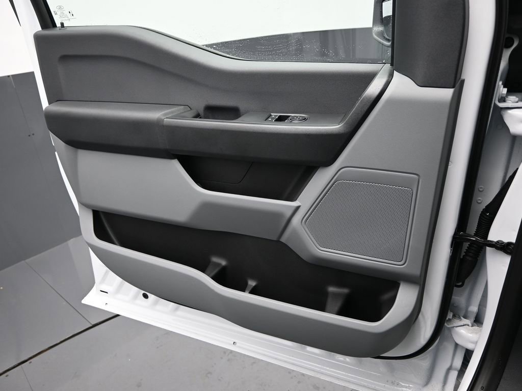 New 2026 Ford F250 XL w/ F-250 >10K GVWR Package AWD/4WD image 15