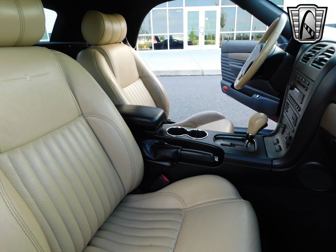 Used 2004 Ford Thunderbird image 13