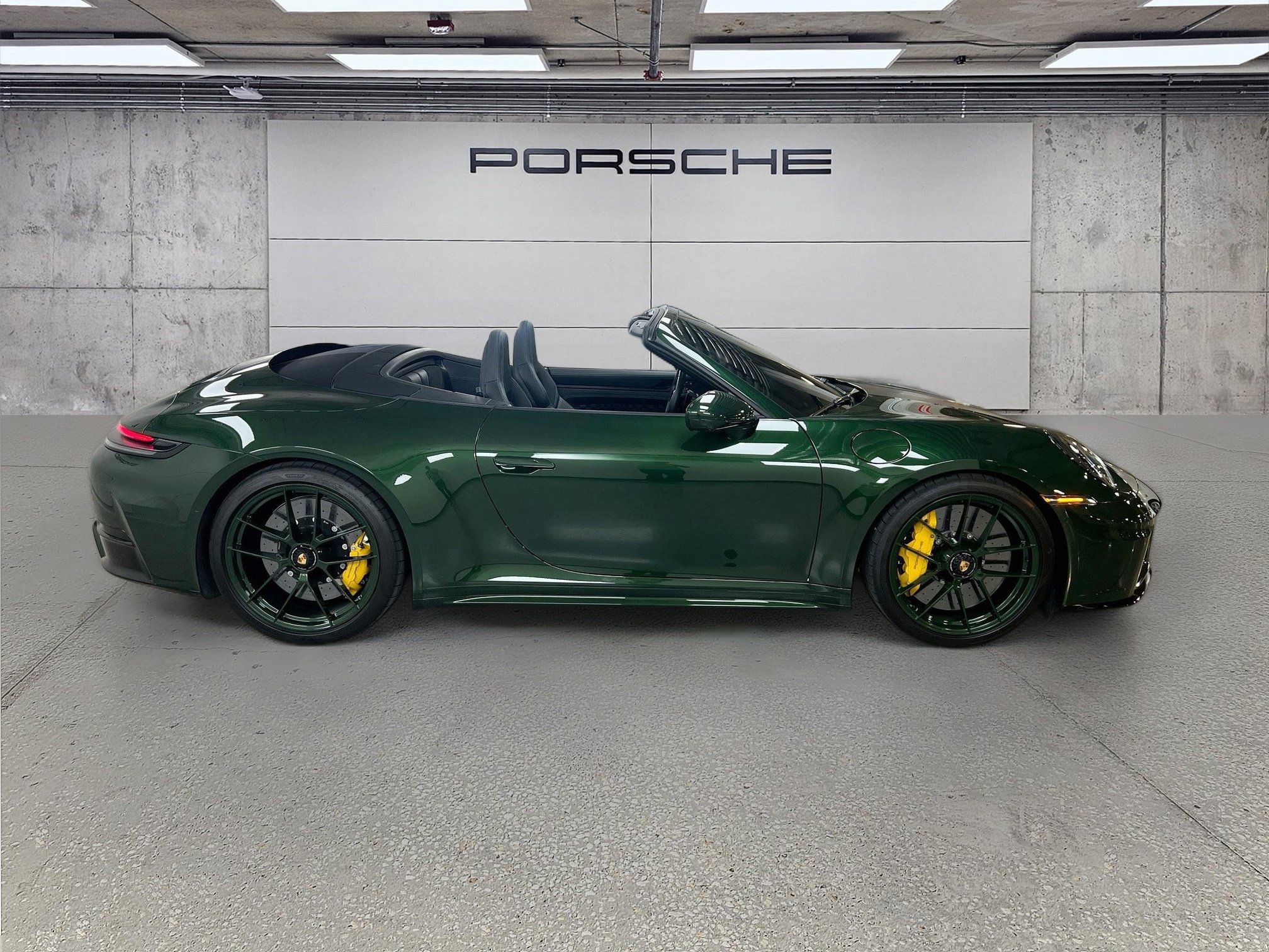Certified 2026 Porsche 911 Carrera 4 GTS AWD/4WD image 38