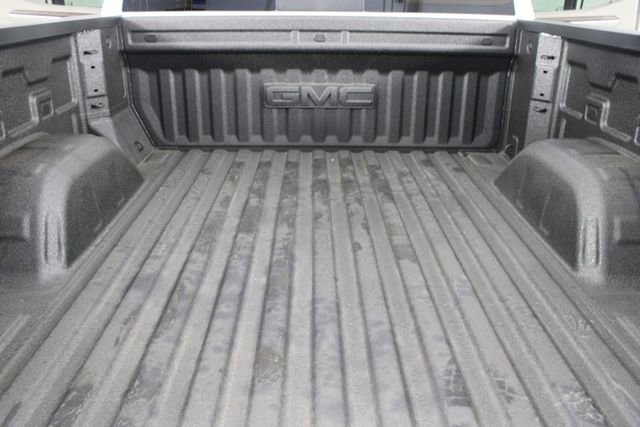 New 2026 GMC Sierra 1500 SLT image 21