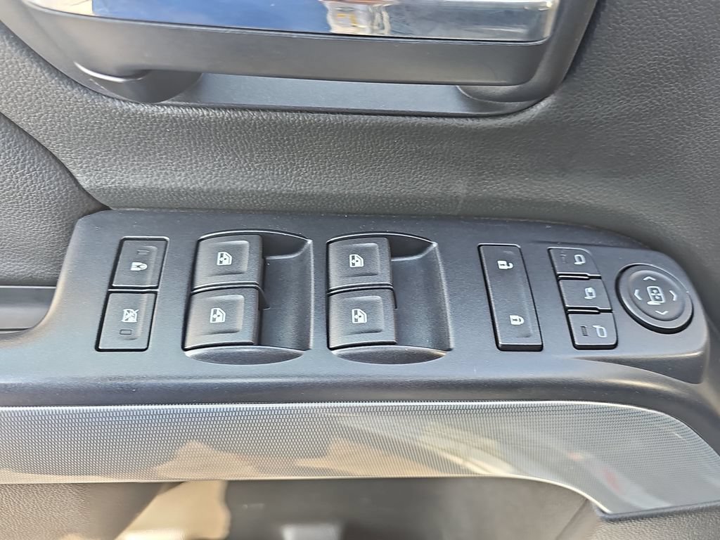 Used 2018 Chevrolet Silverado 1500 LTZ Z71 w/ LTZ Plus Package AWD/4WD image 32