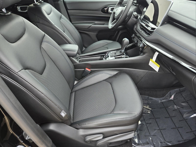 New 2026 Jeep Compass Latitude AWD/4WD image 10