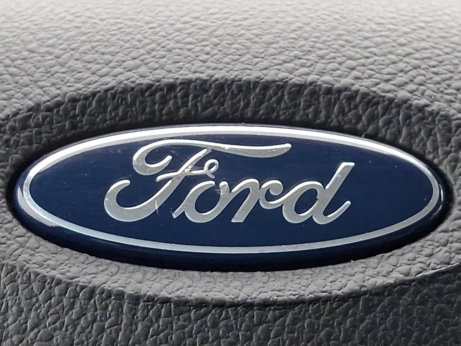 Used 2017 Ford Escape Titanium image 31