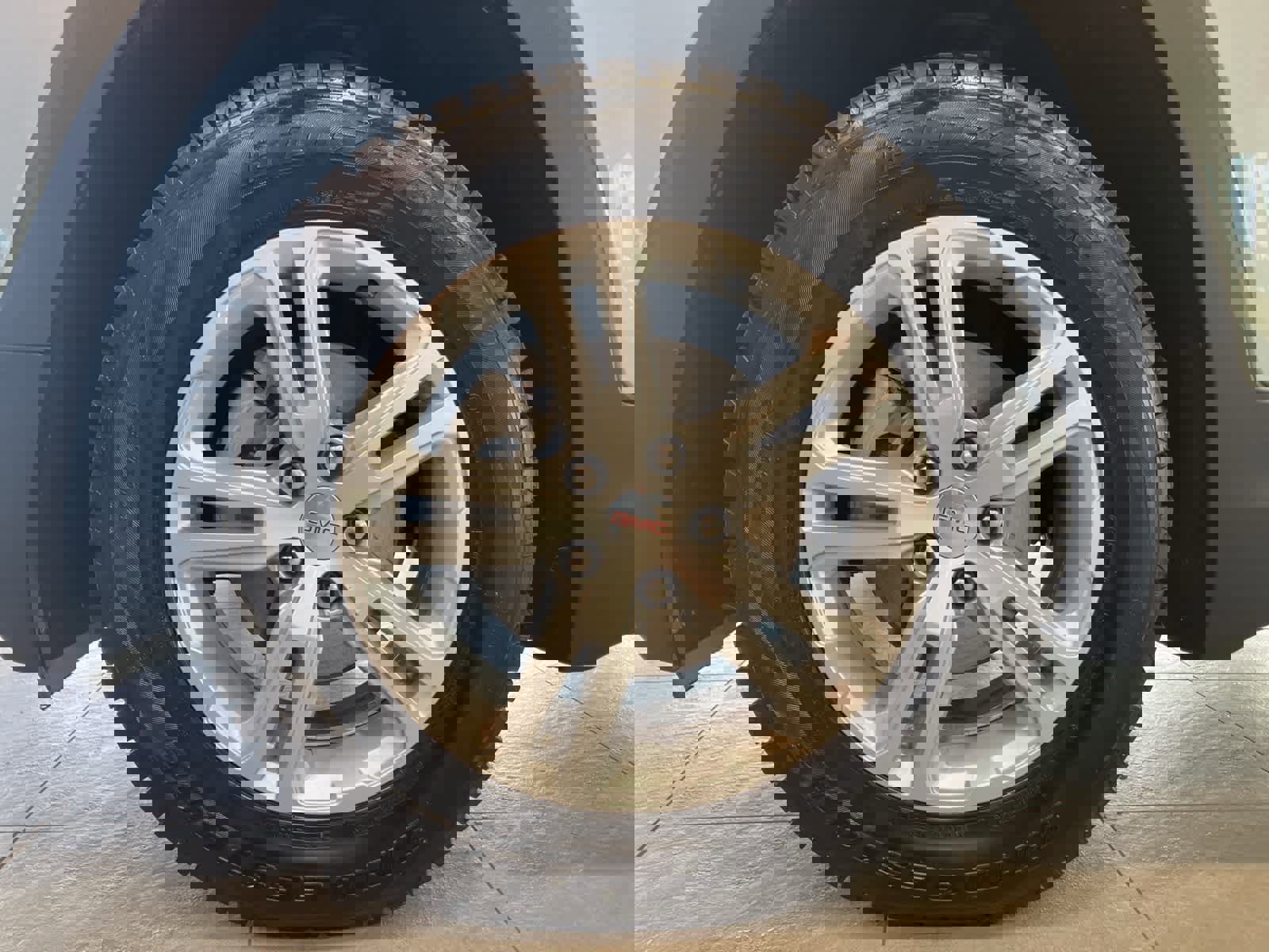 Used 2023 GMC Terrain SLE w/ Driver Convenience Package image 9