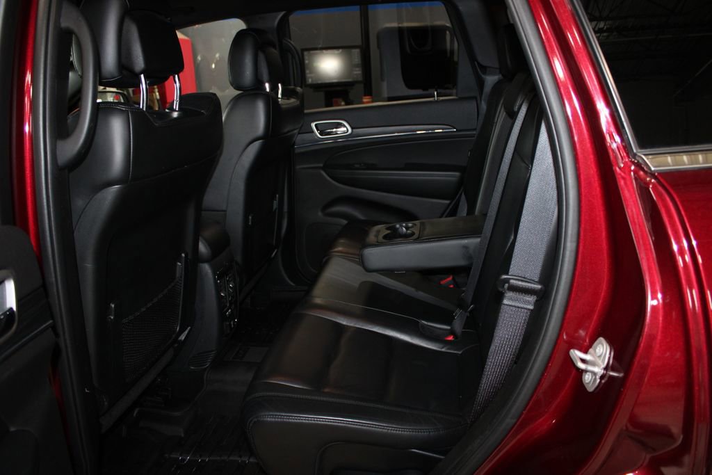 Used 2020 Jeep Grand Cherokee Limited AWD/4WD image 19