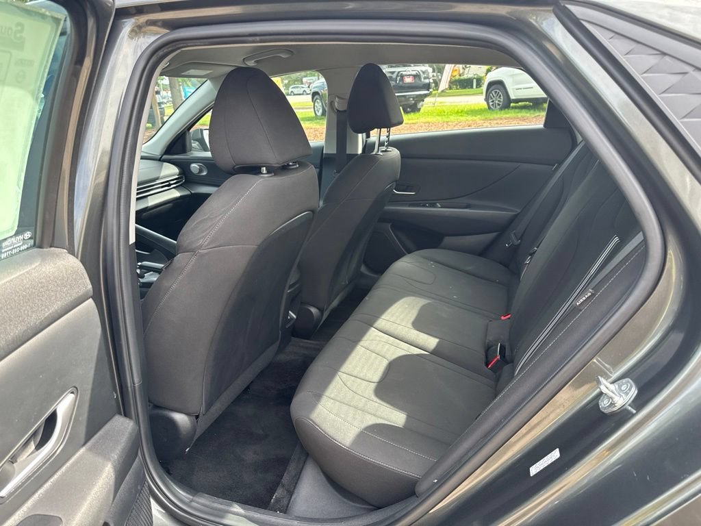 Used 2024 Hyundai Elantra SEL FWD image 11