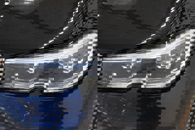 Used 2021 BMW 330i xDrive Sedan w/ Premium Package image 17