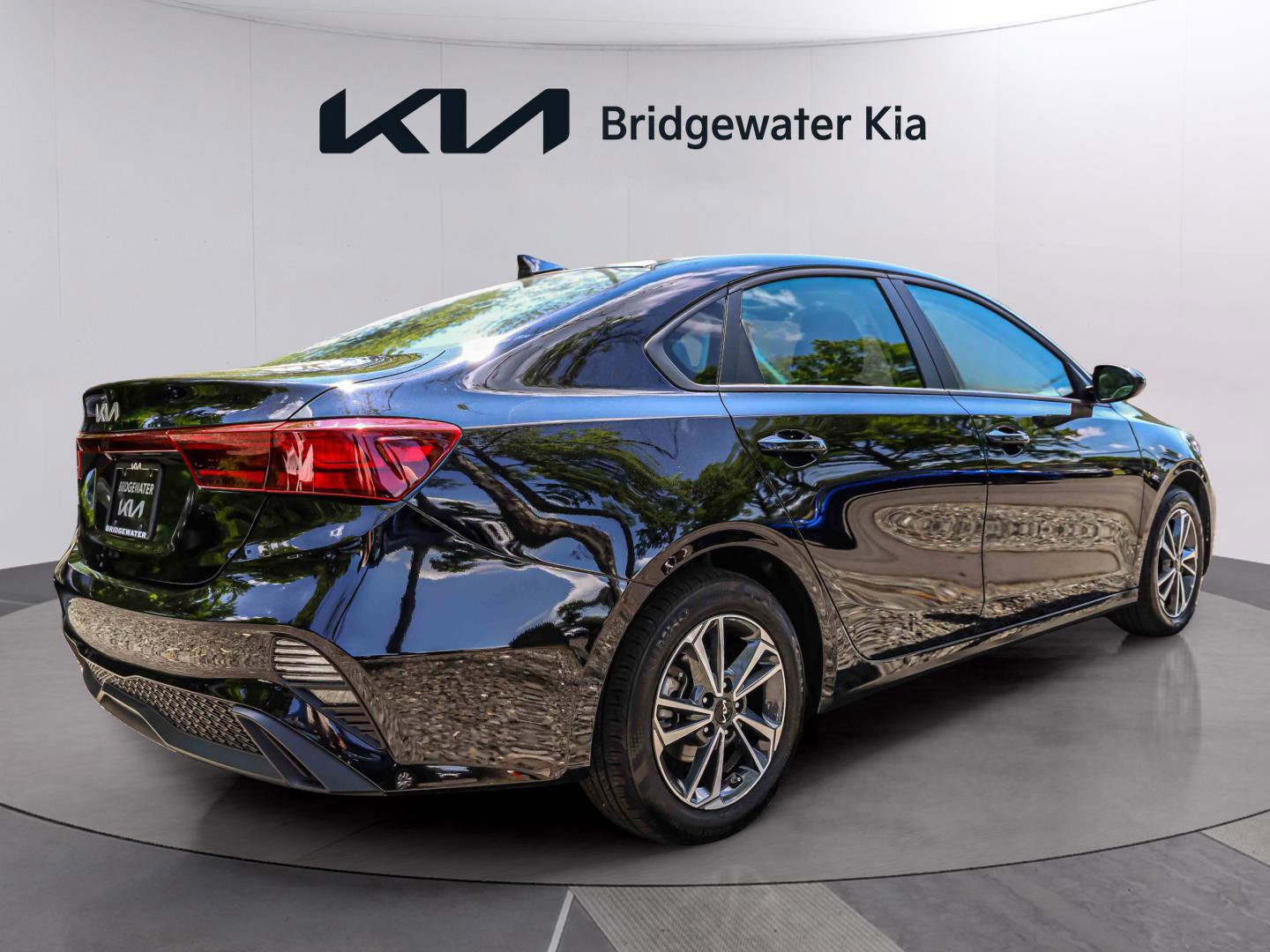 Certified 2024 Kia Forte LXS FWD image 6