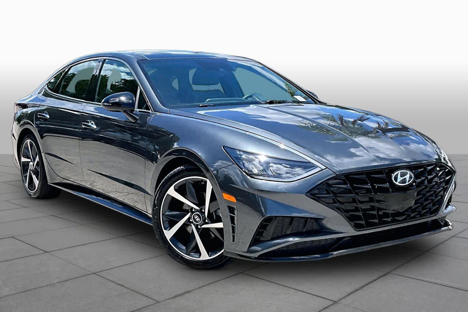 Used 2022 Hyundai Sonata SEL Plus w/ Cargo Package FWD image 3