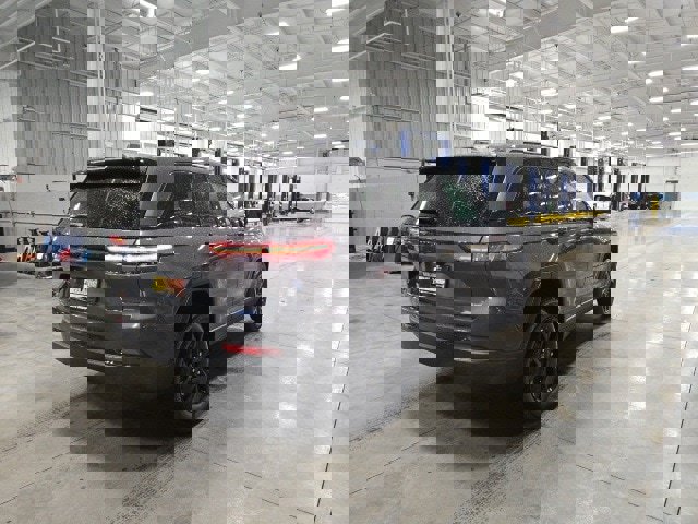 New 2025 Jeep Grand Cherokee Altitude image 3