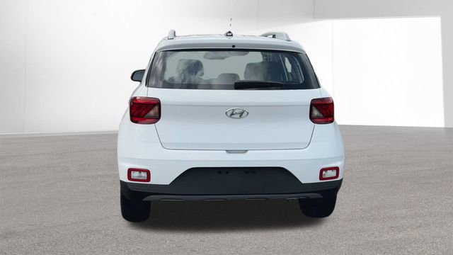 Used 2025 Hyundai Venue SEL image 8