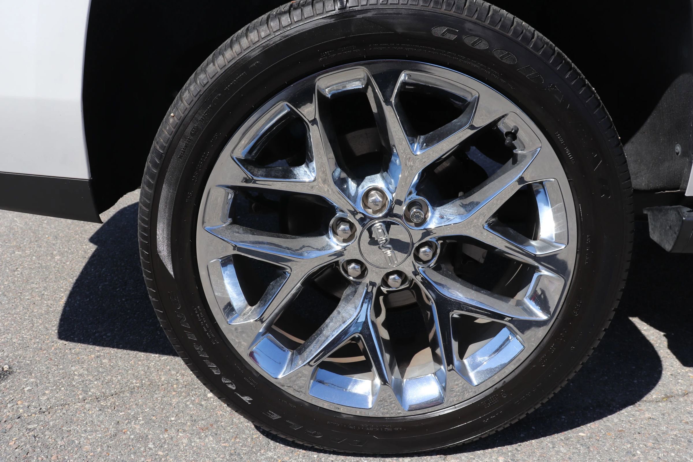 Used 2019 GMC Yukon Denali w/ Denali Ultimate Package image 26