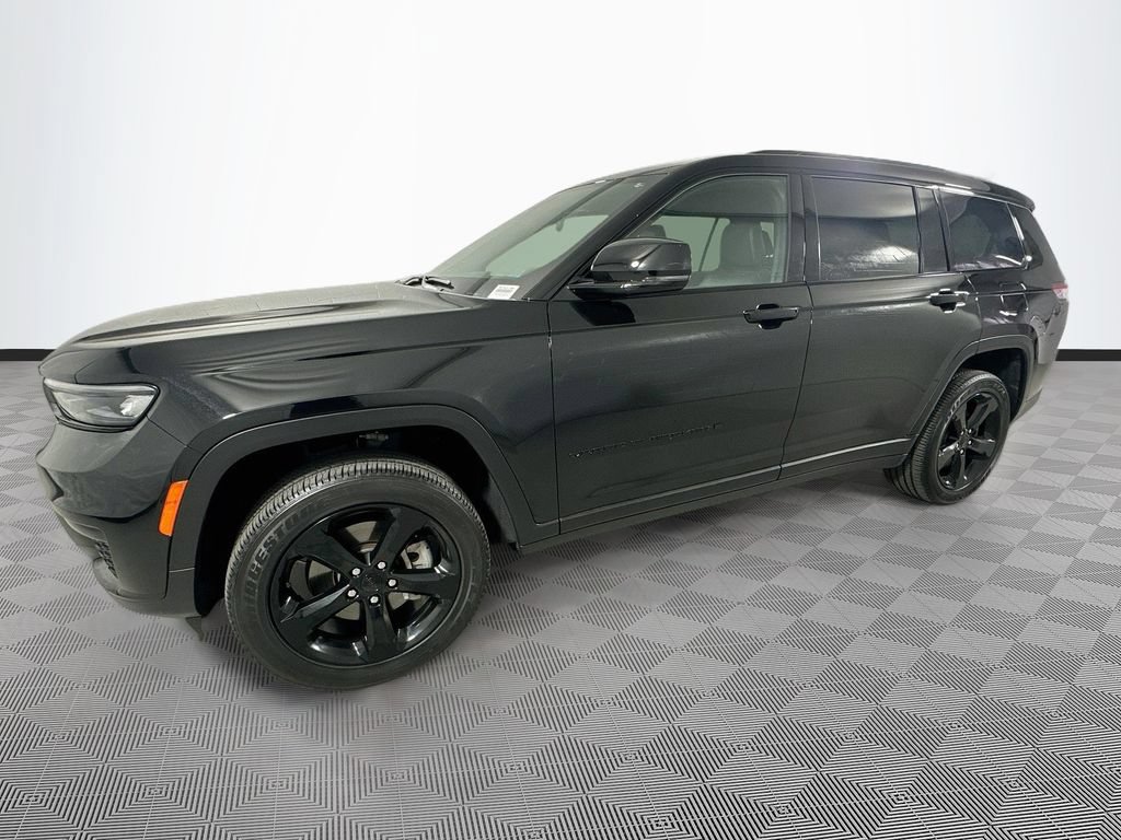 Used 2025 Jeep Grand Cherokee L Altitude AWD/4WD image 4