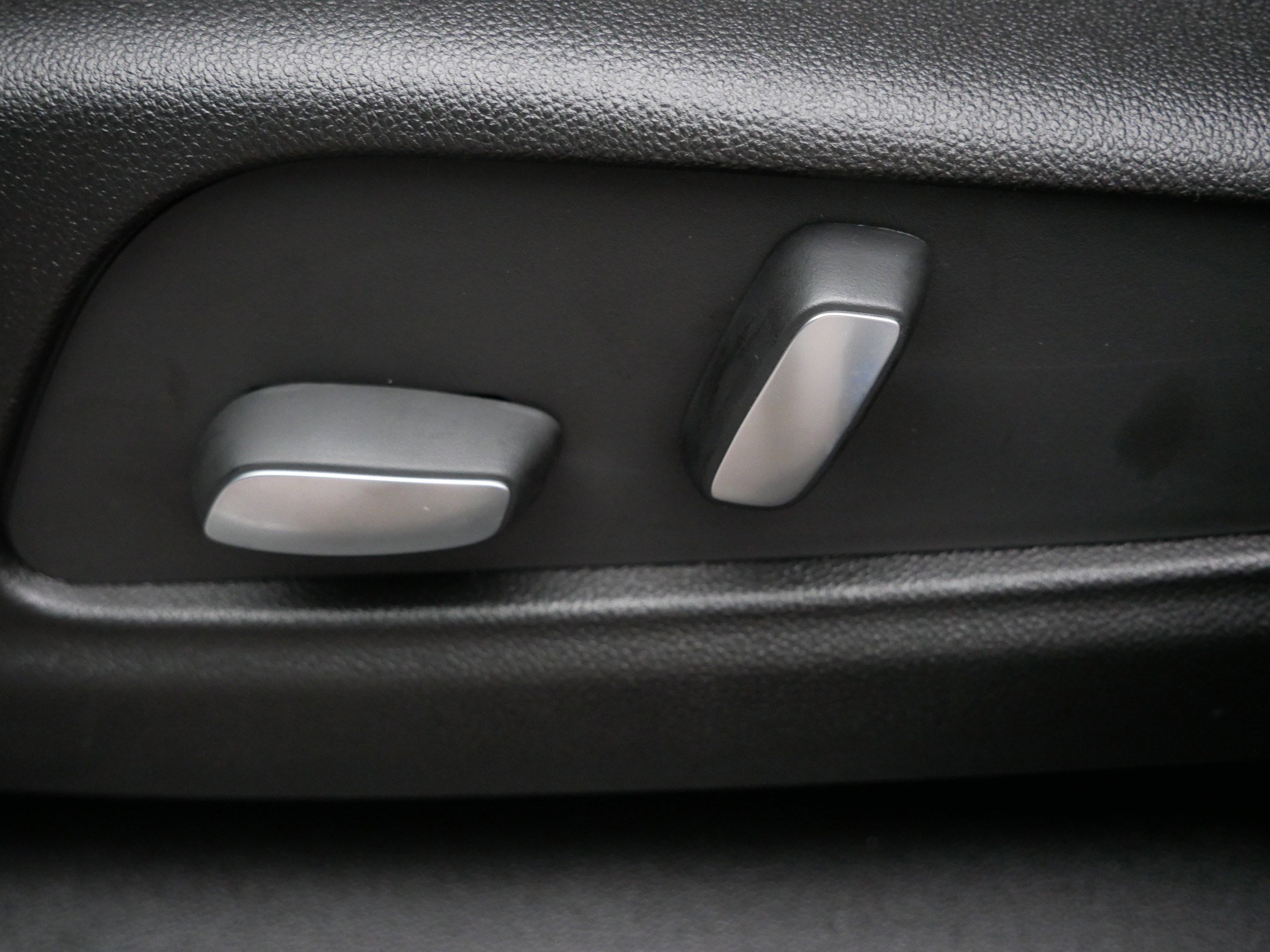 New 2026 Cadillac XT5 Luxury image 18