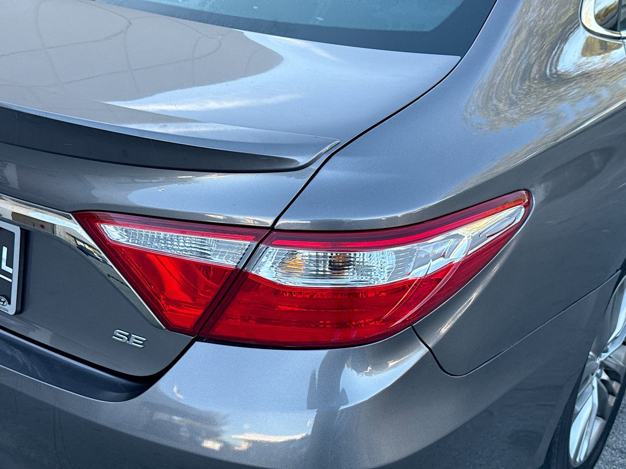 Used 2017 Toyota Camry SE image 24