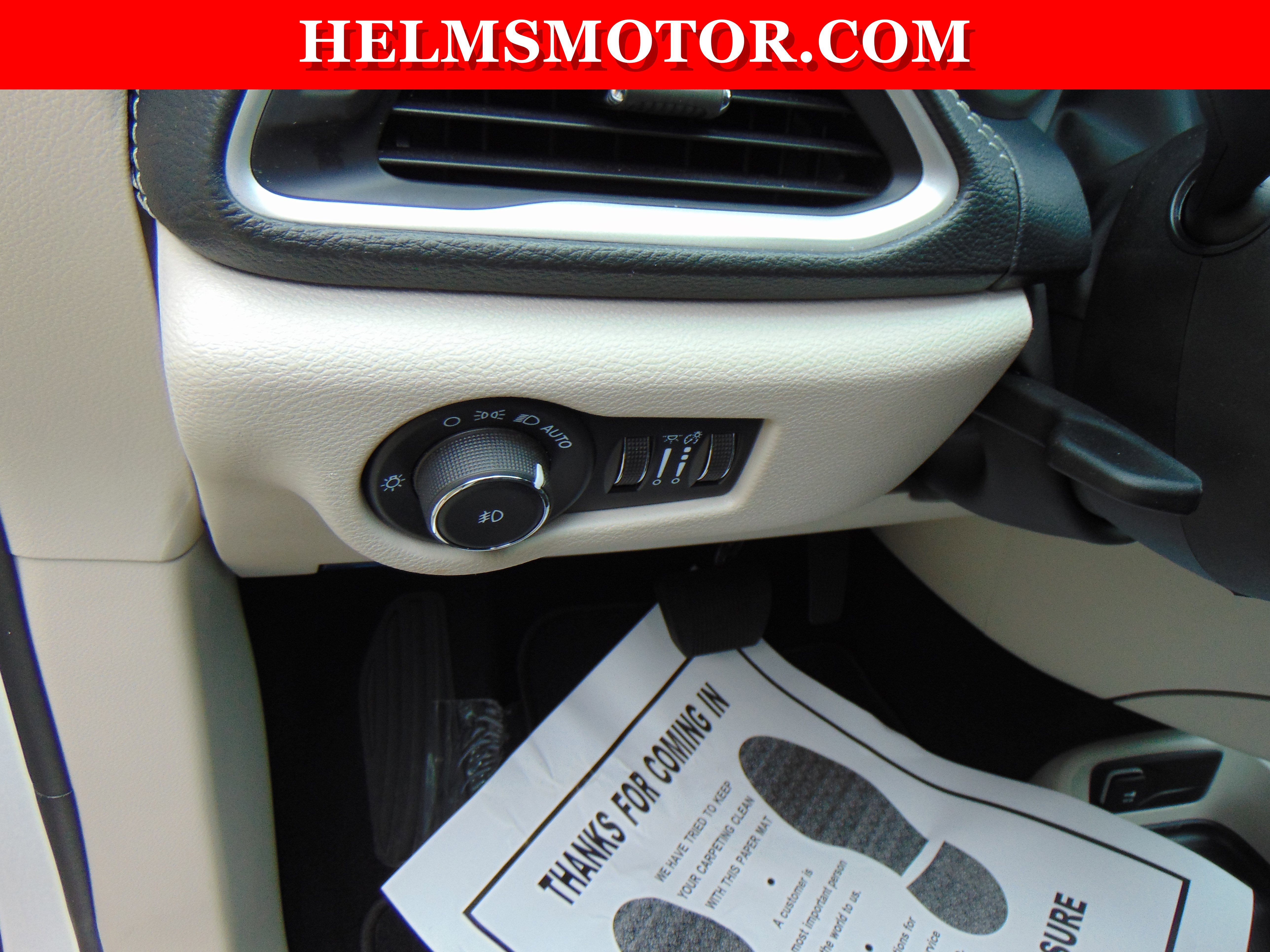 Used 2024 Chrysler Pacifica Touring-L image 20