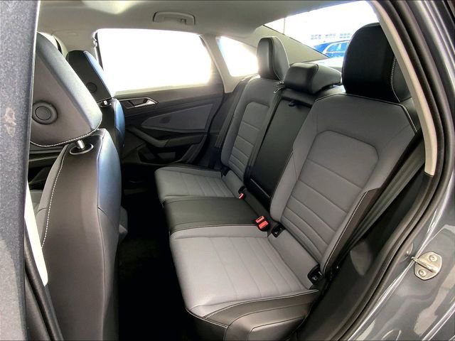 Used 2025 Volkswagen Jetta SE image 26