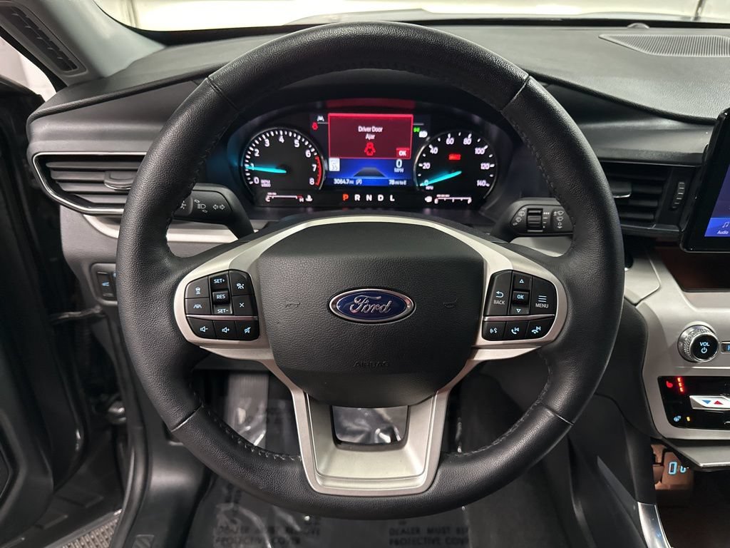 Used 2024 Ford Explorer XLT w/ Equipment Group 202A AWD/4WD image 14
