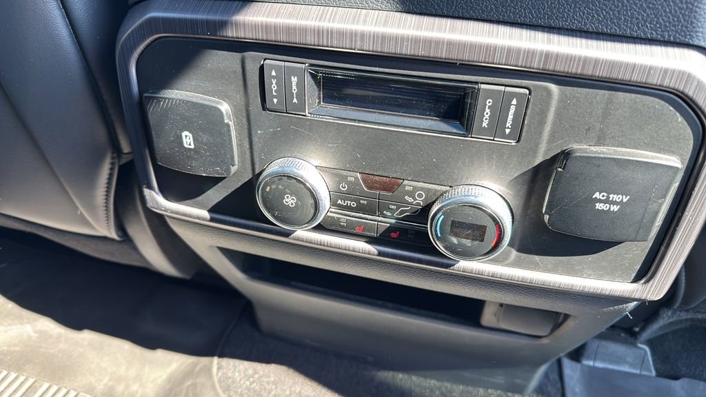 Used 2024 Ford Expedition Platinum AWD/4WD image 18