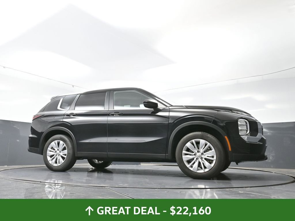 Used 2025 Mitsubishi Outlander ES image 51