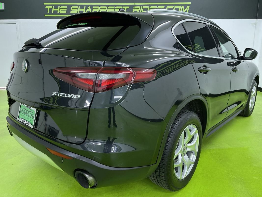 Used 2020 Alfa Romeo Stelvio w/ Cold Weather Package image 10