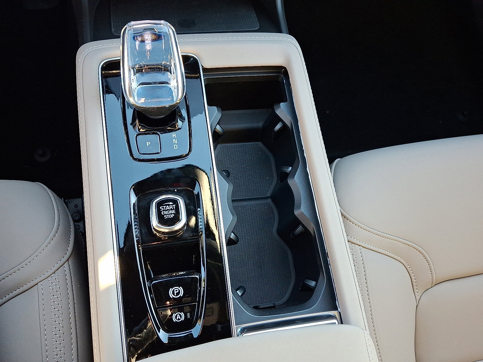 New 2026 Volvo XC90 B6 Plus w/ Protection Package Premier image 10