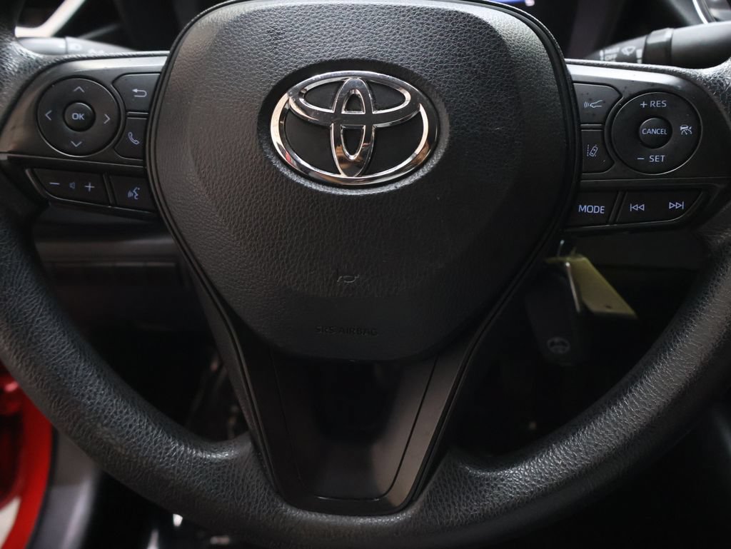 Used 2021 Toyota Corolla LE FWD image 18