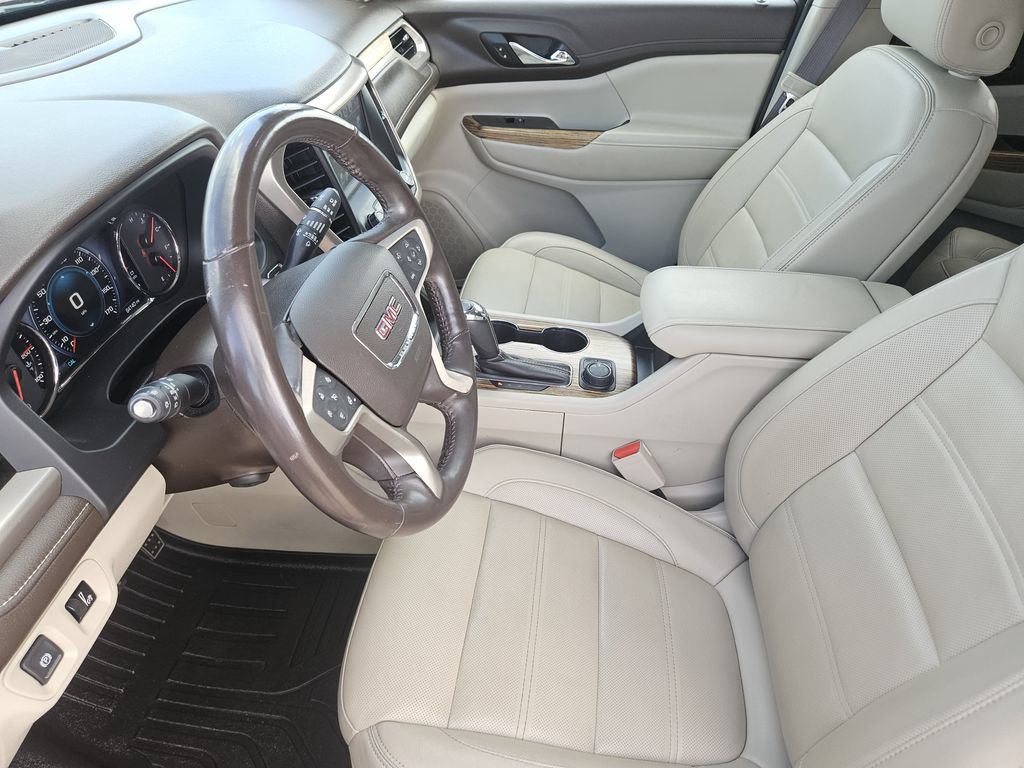 Used 2019 GMC Acadia Denali w/ Technology Package AWD/4WD image 17