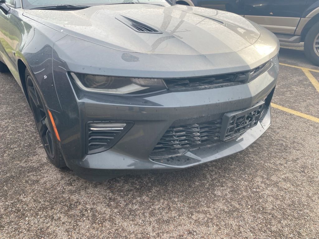 Used 2018 Chevrolet Camaro SS RWD image 3