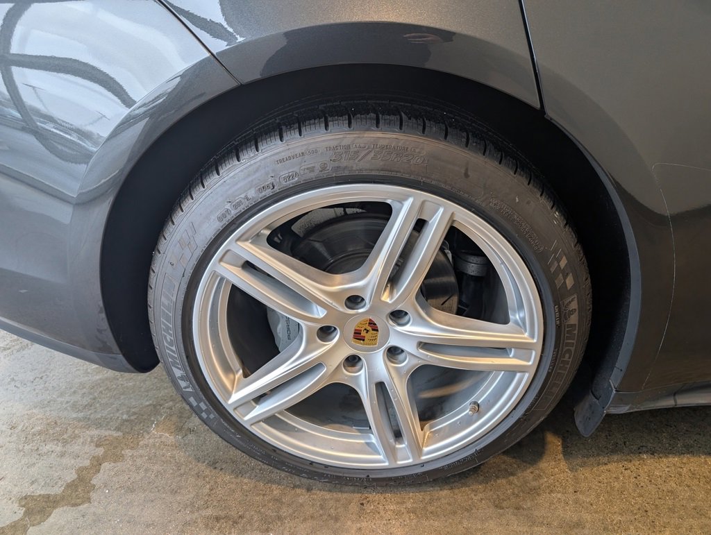 Used 2018 Porsche Panamera 4S image 8
